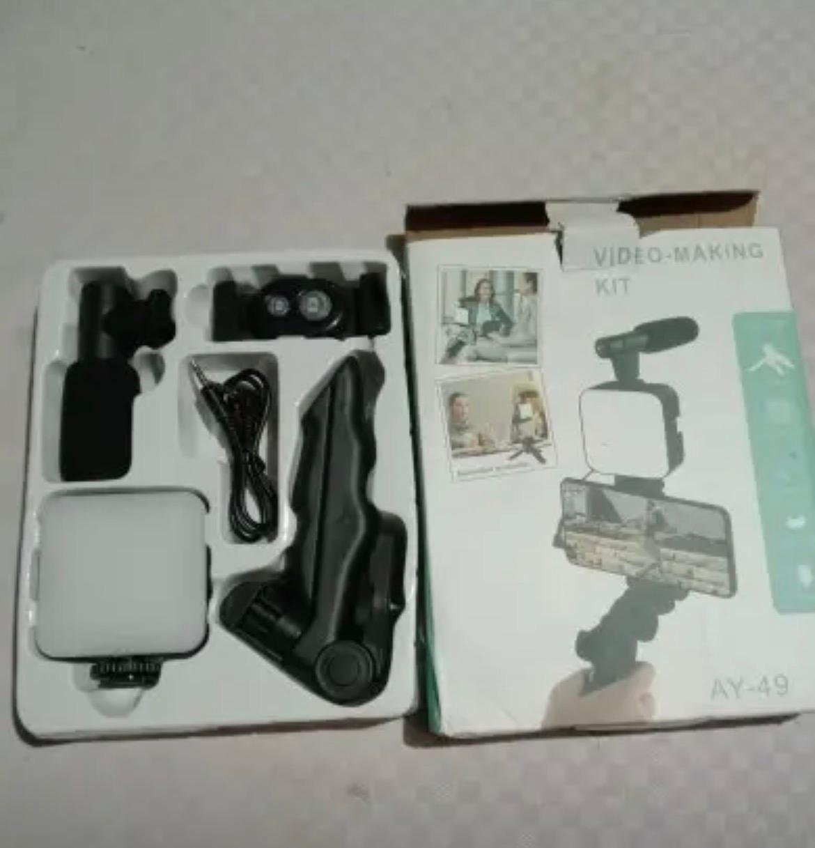 Vlogging Kit for Mobile & DSLR - Tripod, Mic, LED Light Setup 1 Vlogging Kit for Mobile & DSLR - Tripod, Mic, LED Light Setup