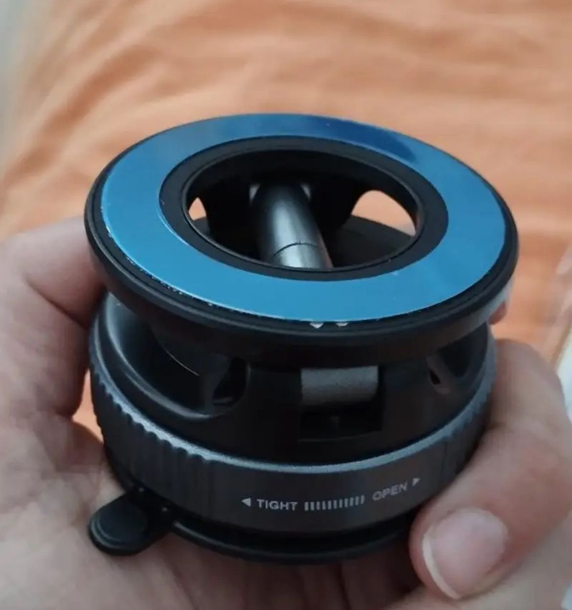 Vacuum Suction Magnetic Car Phone Holder - 360 Mount 5 Vacuum Suction Magnetic Car Phone Holder - 360 Mount - Image 5
